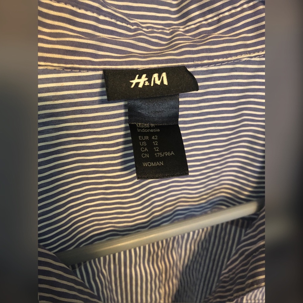 H&M blouse - Picture 2 of 3